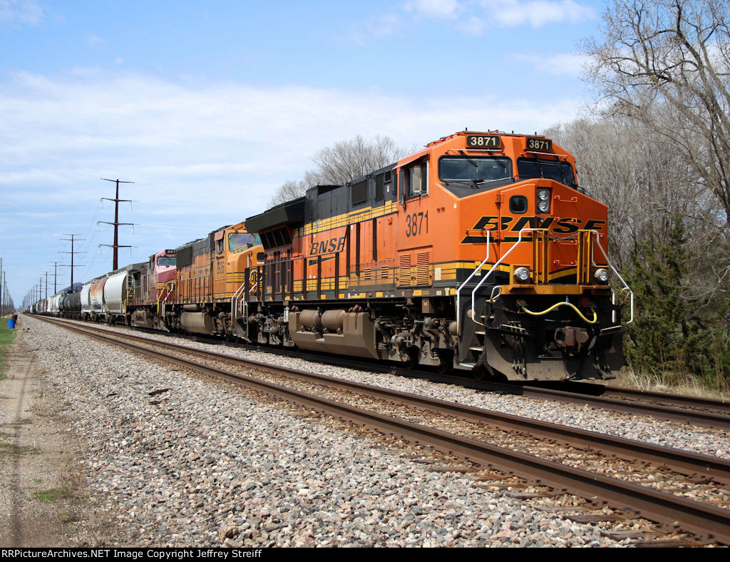 BNSF 3871